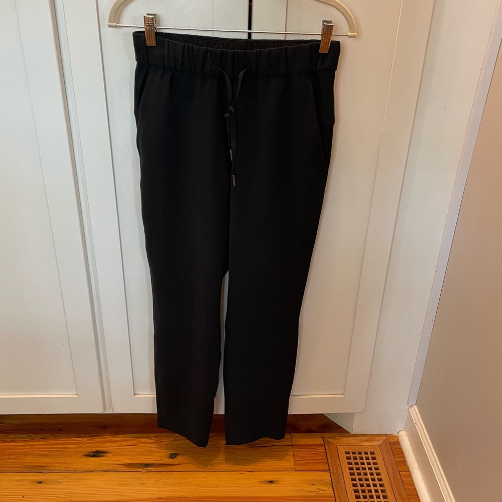Lululemon On the Fly pants size 4 black
